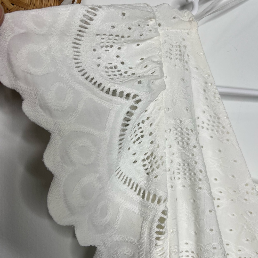 Eyelet Crisscross Crop Top Size Medium - Picture 4 of 6